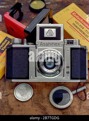 24-Mar-2009-Vintage Asahiflex era un primo istante specchio di ritorno 35mm reflex a ottica singola telecamera in 1952-Mumbai Maharashtra india asia Foto Stock