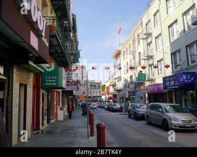 San Francisco, California-Luglio 2018: Sezione Chinatown, scena stradale a San Francisco. Foto Stock