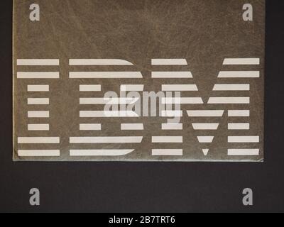 NEW YORK, USA - CIRCA FEBBRAIO 2020: FIRMA IBM Foto Stock