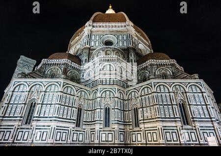 Vista notturna della Cattedrale di Santa Maria del Fiore (Cattedrale di Santa Maria dei Fiori). Situato a Firenze, Toscana, Italia. Foto Stock