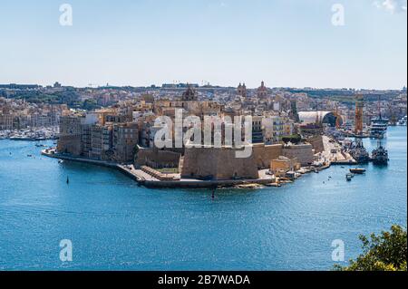 Guardando Fort St Angelo da Valletta, Malta Foto Stock