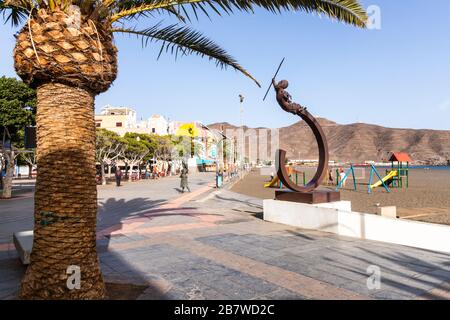 Una scultura di Nettuno? Sul lungomare di Gran Tarajal, sulla costa orientale dell'isola delle Canarie di Fuerteventura Foto Stock