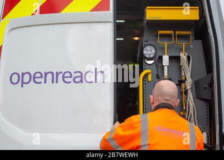 Un ingegnere Openreach con il suo furgone presso il centro di formazione Openreach di Peterborough Foto Stock