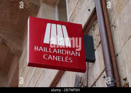 Bordeaux , Aquitaine / Francia - 10 17 2019 : Canele pasticceria francese Baillardran negozio logo Azienda Canelé segno tradizionale da Bordeaux Foto Stock