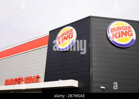 Bordeaux , Aquitaine / Francia - 01 15 2020 : Burger King segno sul negozio edificio ristorante fast food franchise negozio logo Foto Stock