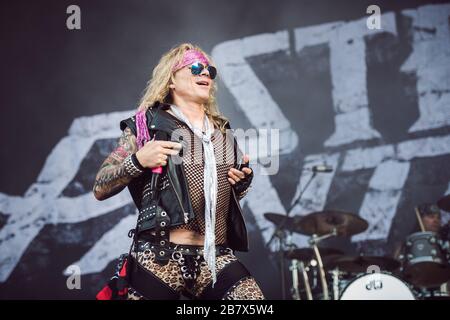 Copenaghen, Danimarca. 01 agosto 2014. La band americana Glam Metal Steel Panther si esibisce in un concerto dal vivo durante il festival musicale Copenhell 2014 a Copenaghen. Qui il cantante e musicista Michael Starr è visto dal vivo sul palco. (Photo credit: Gonzales Photo - Rod Clemen). Foto Stock