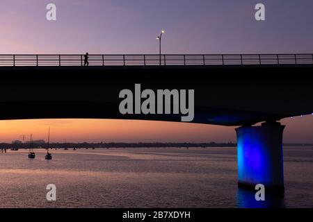 Alba sul John Ringling Causeway a Sarasota, Florida, Stati Uniti. Foto Stock