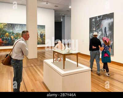 Mostra d'arte interna alla Christchurch Art Gallery (te Puna o Waiwhetu), Worcester Boulevard, Christchurch, Canterbury, Nuova Zelanda Foto Stock