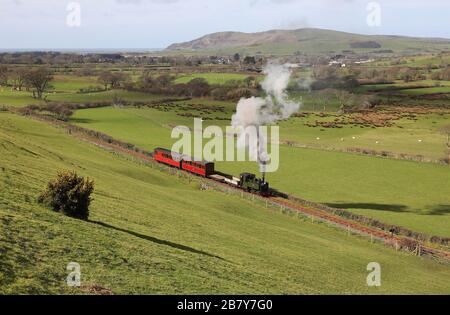 N. 7 'Tom Ratt' nr Brynglas sulla ferrovia di Talyllyn. Foto Stock