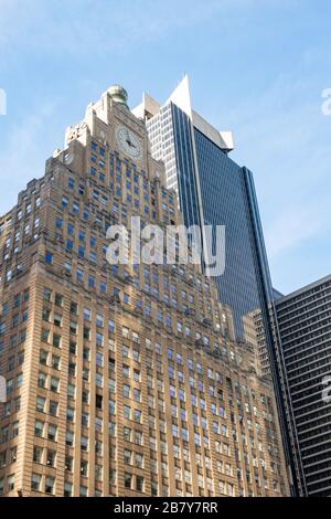 Guardando verso l'alto al Paramount Building, 1501 Broadway, New York City, USA Foto Stock