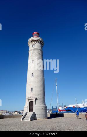 Il faro del porto di Sete nel dipartimento dell'Hérault nella regione dell'Occitanie, nel sud della Francia. Foto Stock