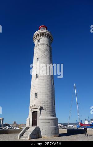 Il faro del porto di Sete nel dipartimento dell'Hérault nella regione dell'Occitanie, nel sud della Francia. Foto Stock