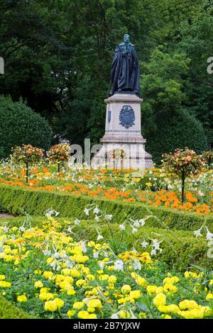 Statua di John Marquess of Bute a Gorsedd Gardens a Cardiff City, Galles, Regno Unito, Gran Bretagna, Europa Foto Stock