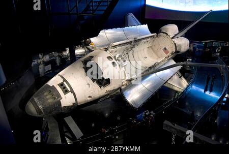 Lo Space Shuttle Atlantis è in mostra presso il Kennedy Space Center Visitor Complex Foto Stock