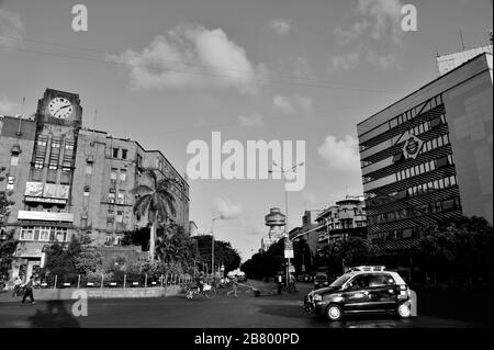 Stazione ferroviaria di Churchgate, Industrial Assurance Building, Bombay, Mumbai, Maharashtra, India, Asia Foto Stock