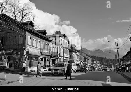 Market Road, Pahalgam, Kashmir, Jammu e Kashmir, India, Asia Foto Stock