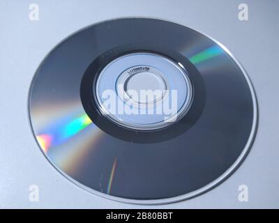CD su sfondo bianco Foto Stock