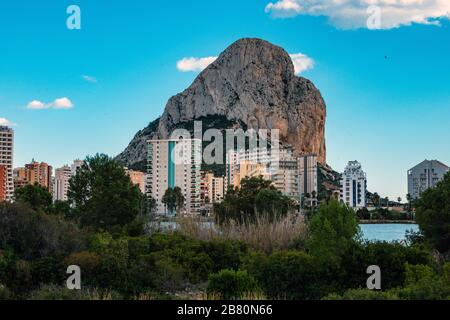 Il picco roccioso del Penon d'Ifach, Calpe, Calp, Costa Blanca, Spagna Foto Stock