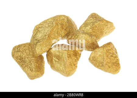 Pietre di pepite d'oro su uno sfondo bianco. Foto Stock