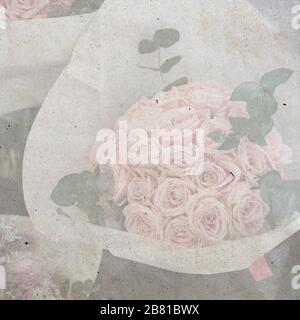 formato quadrato. Una varietà di colori vicino al Liberty store di Londra. Grandi bouquet in vasi di stagno. Rosa rose. Testurizzato elegante vecchio sfondo di carta, Foto Stock