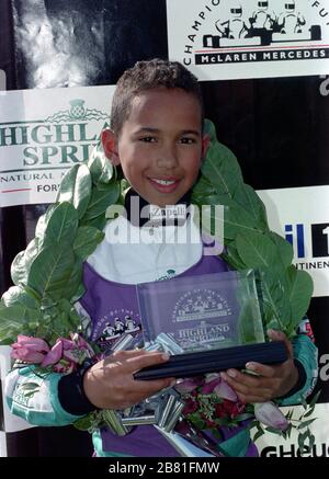 Un giovane Lewis Hamilton all'inizio della sua carriera karting a metà degli anni '90 Foto Stock