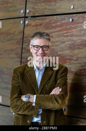 Il Professor David Bailey, Professor of Industrial Strategy presso la Aston Business School di Birmingham. Professore di Economia aziendale presso la Birmingham Business School dell'Università di Birmingham. È stato fotografato nel campus dell'Aston University. Foto Stock