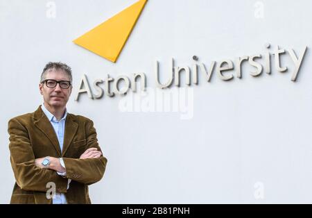 Il Professor David Bailey, Professor of Industrial Strategy presso la Aston Business School di Birmingham. Professore di Economia aziendale presso la Birmingham Business School dell'Università di Birmingham. È stato fotografato nel campus dell'Aston University. Foto Stock