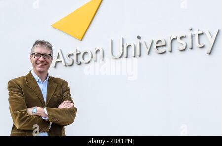 Il Professor David Bailey, Professor of Industrial Strategy presso la Aston Business School di Birmingham. Professore di Economia aziendale presso la Birmingham Business School dell'Università di Birmingham. È stato fotografato nel campus dell'Aston University. Foto Stock