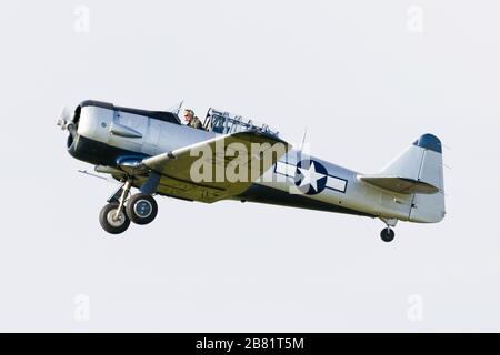 A NORTH AMERICAN AT-6D HARVARD III a Sywell Aerodrome, Northamptonshire nel 2011 Foto Stock