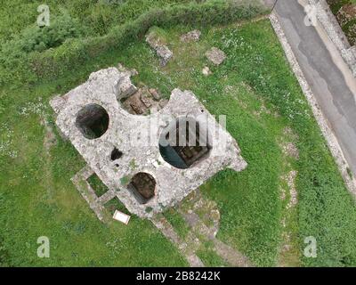 Vista aerea antichi bagni turchi bizantini rovine nella città di Paramythia vicino a igoumenitsa thesprotia, epirus, 1 di 6 rimanenti in Grecia. Foto Stock