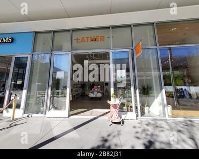 Facciata di Lather esclusivo negozio di sapone e cosmetici, San Ramon, California, 10 febbraio 2020. () Foto Stock