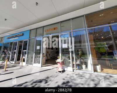 Facciata di Lather esclusivo negozio di sapone e cosmetici, San Ramon, California, 10 febbraio 2020. () Foto Stock