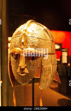 Sutton Hoo Treasure casco Shield Suffolk anglo saxon re Foto Stock