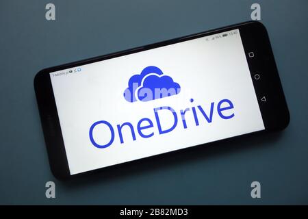 Il logo OneDrive viene visualizzato sullo smartphone Foto Stock