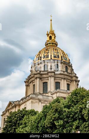 Cattedrale degli Invalides con cupola dorata, Tomba di Napoleone i, Hotel des Invalides, Parigi, Ile-de-France, Francia Foto Stock