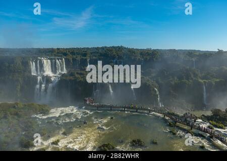 Parque Nacional do Igacu, Parco Nazionale di Iguacu, Cascate di Iguacu, piattaforma panoramica, Patrimonio Naturale Mondiale dell'UNESCO Brasile Foto Stock