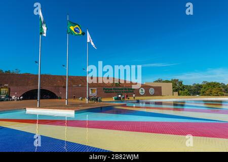 Ingresso al Parque Nacional do Igacu, al Parco Nazionale di Iguacu, alle Cascate di Iguacu, Patrimonio Mondiale dell'UNESCO del Brasile Foto Stock