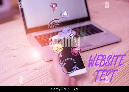 Testo di scrittura a mano prova di Web site. Le foto concettuali testano i siti web o le applicazioni web per potenziali bug Foto Stock