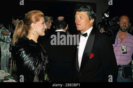 Washington DC. USA, 21 giugno 1989 Georgette Mobbacher (in abito di piume nero) al fundraiser di beneficio di bambino-aiuto a Washington DC. Foto Stock