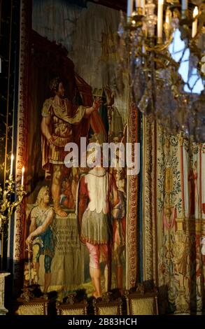 L'arazzo del Trionfo di Marte nella camera da letto di Anna d'Austria, la moglie del re Luigi XIII in appartamento del Papa. Palazzo di Fontainebleau.Seine-et-Marne.France Foto Stock