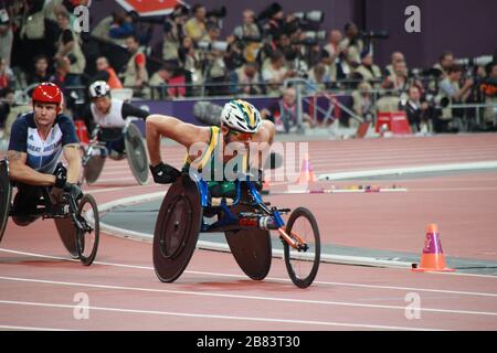 Scaldati prima della corsa su sedia a rotelle da 5000 m T54 maschile con il medaglia d'oro David Weir e il medaglia d'argento Kurt Fearnley alle Summer Paralympics del 2012 Foto Stock