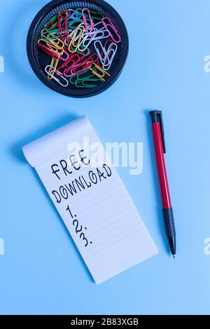 Scrittura concettuale a mano che mostra Free Download. Concetto che significa copiare o spostare programmi o informazioni in un computer notebook e fermo con il mouse Foto Stock