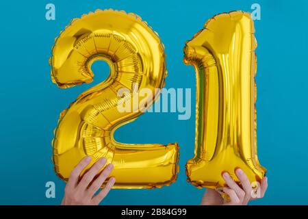 Pallone da celebrazione numero 21 in lamina d'oro Foto Stock