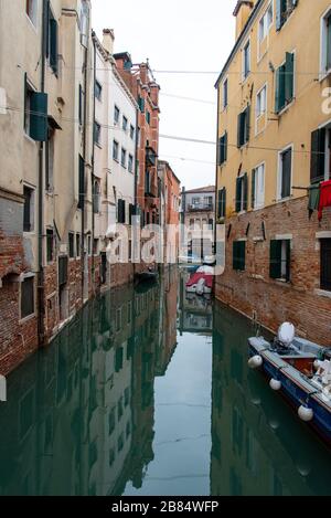 Rio della Misericordia nel quartiere di Cannaregio, Venezia/Italia Foto Stock