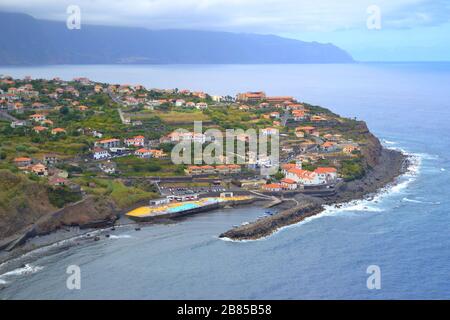 Costa settentrionale dell'isola di Madeira Foto Stock