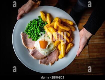 Ham Egg & Chips, un classico britannico. Foto Stock