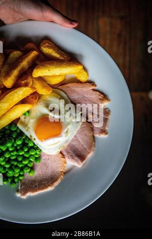 Ham Egg & Chips, un classico britannico. Foto Stock