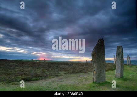 Un tramonto al Ring of Brodgar in Orkney Foto Stock