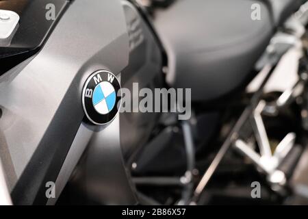 Bordeaux , Aquitaine / Francia - 02 11 2020 : BMW GS Moto 1250 lc avventura tutte le strade pista moto Foto Stock