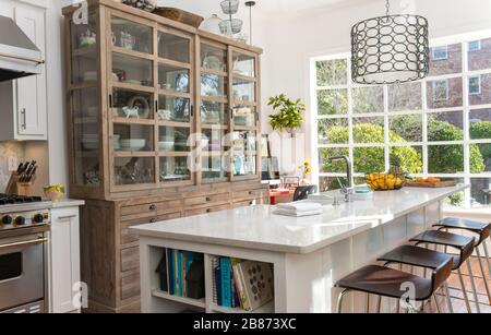 Cucina in stile cottage moderno Foto Stock